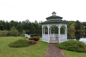 Sara Placid Inn & Suites
