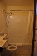 Sara Placid Inn & Suites