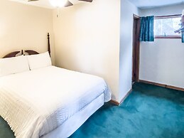 Sara Placid Inn & Suites