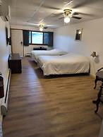 Sara Placid Inn & Suites