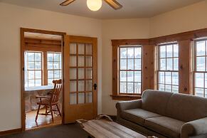 Sara Placid Inn & Suites