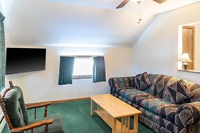 Sara Placid Inn & Suites