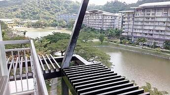 Pico De Loro Hamilo Coast Guest House