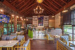 Khum Damnoen Resort