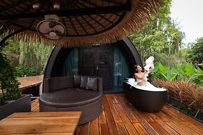Khum Damnoen Resort