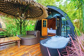 Khum Damnoen Resort