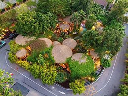 Khum Damnoen Resort