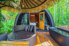 Khum Damnoen Resort