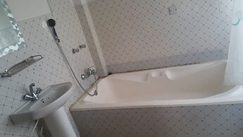 Hotel Holy Temple Tree & Chautari Cafe