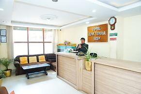 Hotel Holy Temple Tree & Chautari Cafe