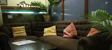 Hotel Holy Temple Tree & Chautari Cafe