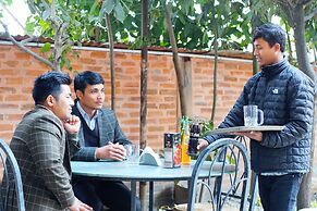 Hotel Holy Temple Tree & Chautari Cafe