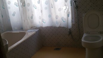 Hotel Holy Temple Tree & Chautari Cafe