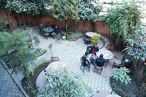 Hotel Holy Temple Tree & Chautari Cafe