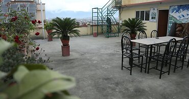 Hotel Holy Temple Tree & Chautari Cafe