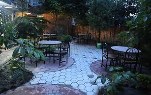 Hotel Holy Temple Tree & Chautari Cafe