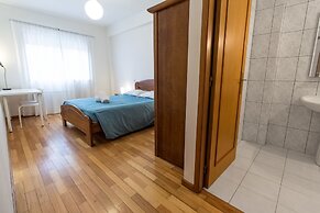 House and People - Quinta da Armada