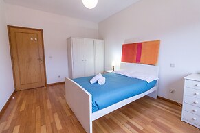 House and People - Quinta da Armada