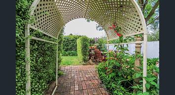 Ambrosia Holiday Home