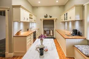 Ambrosia Holiday Home