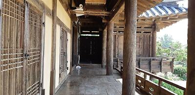 Manhoe Gotaek