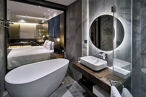 Harbour 10 Hotel