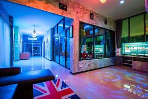 Mountain Field Pool Villa Cha-am