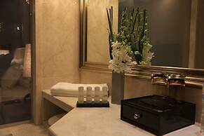 The Huiting Collection