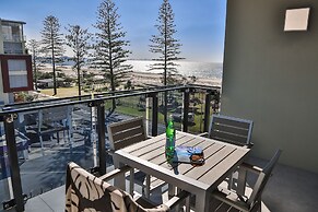Iconic Kirra Beach Resort