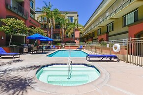 Pelicanstay in Downtown San Diego