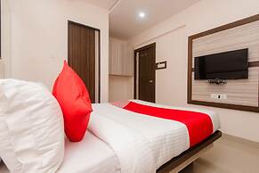 OYO 13511 Hotel Gems