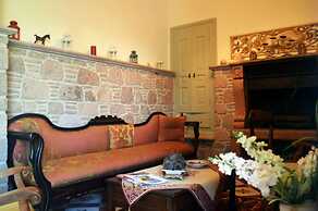 Cunda Has Konak Otel