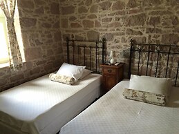 Cunda Has Konak Otel