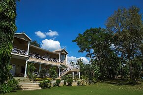 Tiger's Den Resort Bandhavgarh