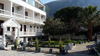 Keramos Boutique Hotel