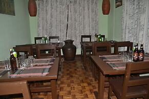 Pradhan House Homestay with Garden