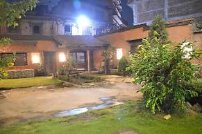 Pradhan House Homestay with Garden
