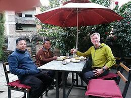 Pradhan House Homestay with Garden