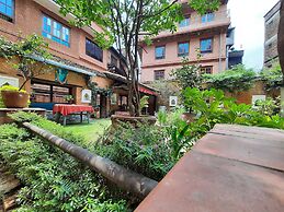 Pradhan House Homestay with Garden