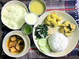 Pradhan House Homestay with Garden