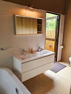 Kingfisher Creek Safari Lodge