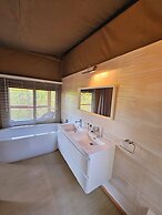 Kingfisher Creek Safari Lodge