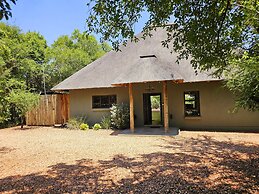 Kingfisher Creek Safari Lodge