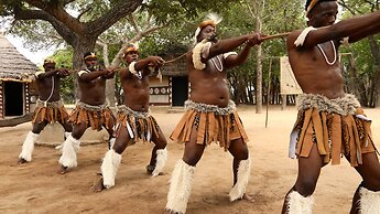 Kingfisher Creek Safari Lodge