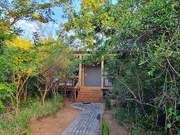 Kingfisher Creek Safari Lodge