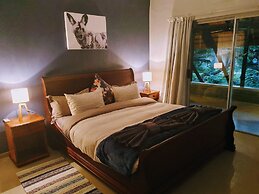 Kingfisher Creek Safari Lodge