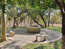 Kingfisher Creek Safari Lodge