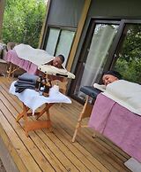 Kingfisher Creek Safari Lodge