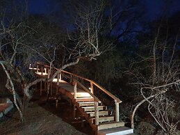 Kingfisher Creek Safari Lodge