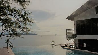 Altamare Dive and Leisure Resort Anilao